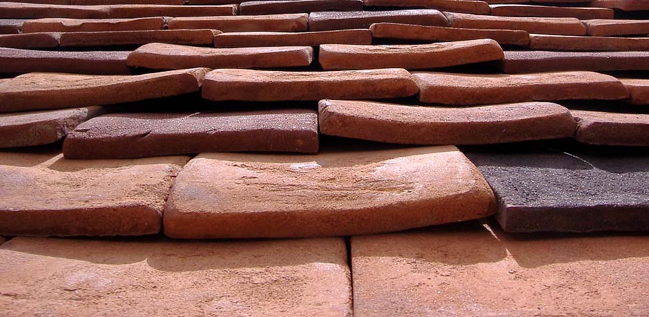 Handmade traditional roof tiles - Details