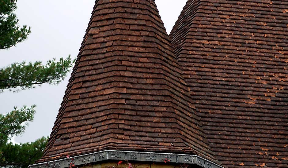 Sahtas bespoke handmade clay roof tiles for restoration of listed buildings or for your own style